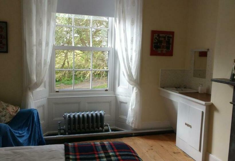 Bed and Breakfast Reenglas House