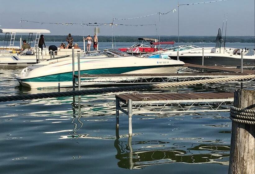 ベッドアンドブレックファースト Tillinghast Manor Bed & Brunch