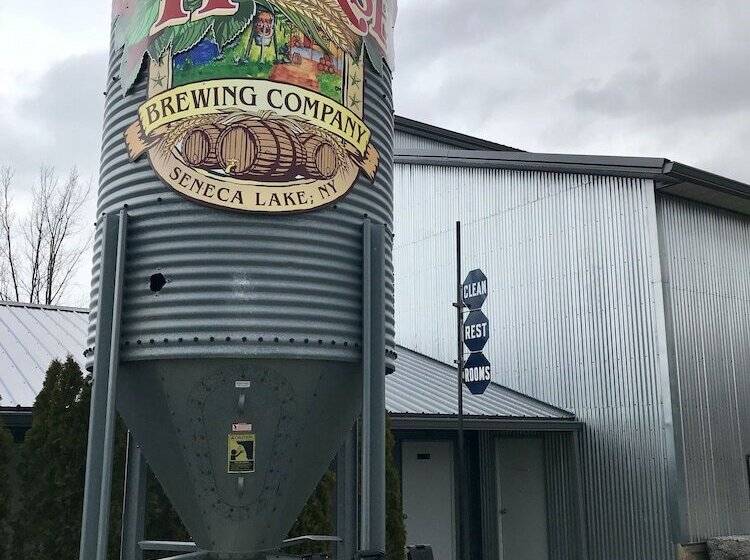 ベッドアンドブレックファースト Tillinghast Manor Bed & Brunch