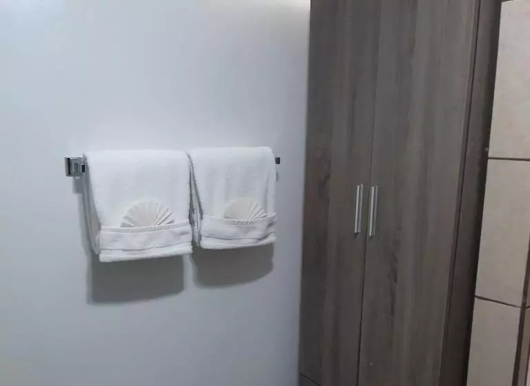 Hotelli #27 #44 Seaview Private Room