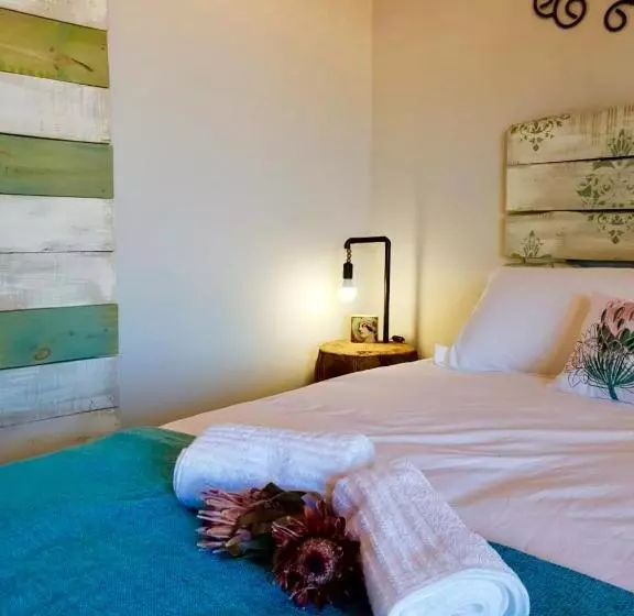 Majatalo Asher Stable Stay