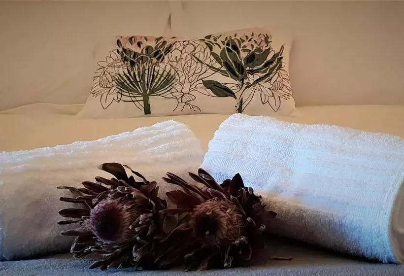 Majatalo Asher Stable Stay