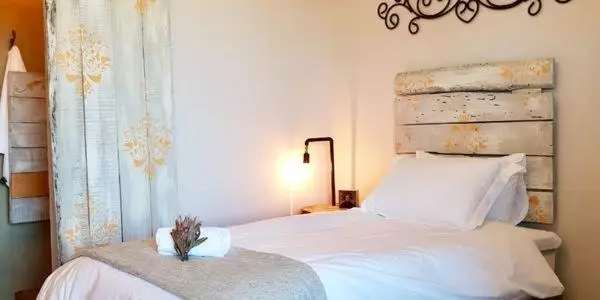 Majatalo Asher Stable Stay