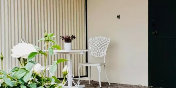 Majatalo Asher Stable Stay