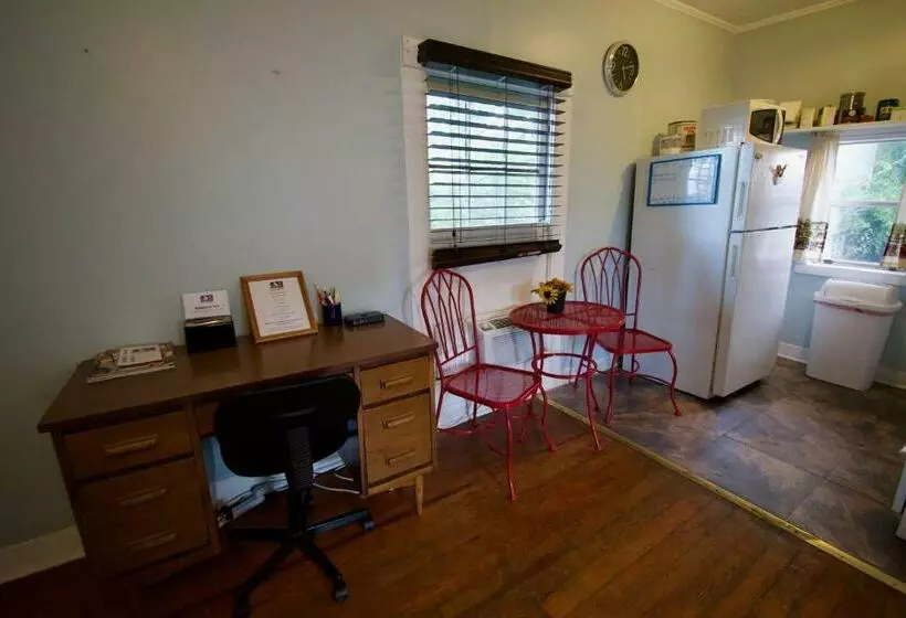 Majatalo Cajun Stays Vermillion