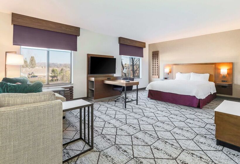 Hampton Inn & Suites Windsor Sonoma Wine Country