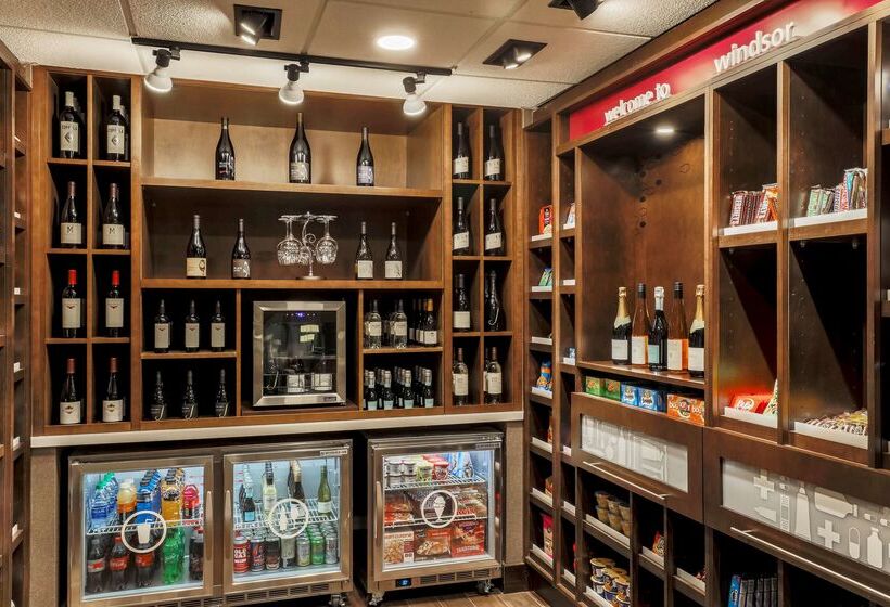 Hampton Inn & Suites Windsor Sonoma Wine Country