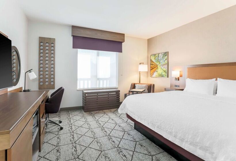 Hampton Inn & Suites Windsor Sonoma Wine Country