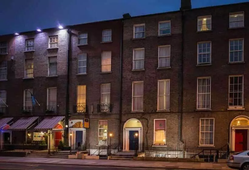 בית מלון כפרי Abbott Lodge