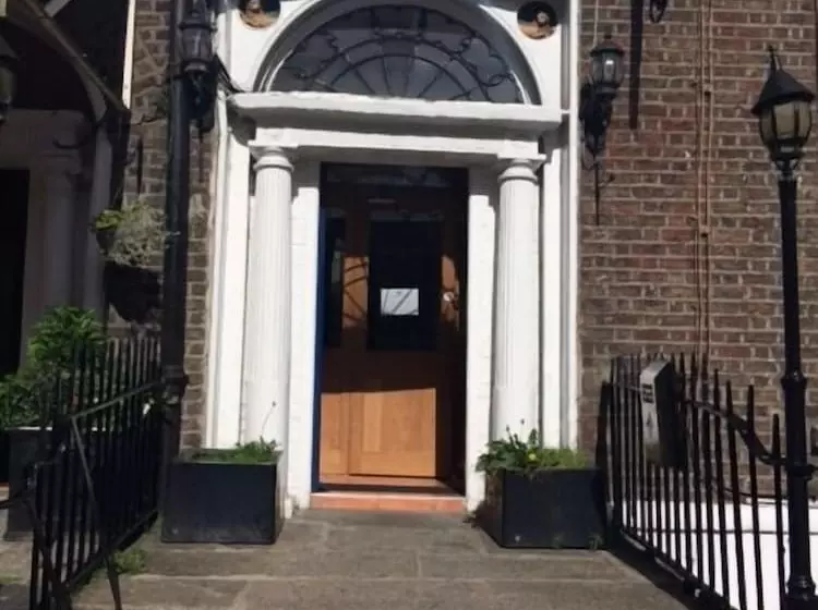 בית מלון כפרי Abbott Lodge