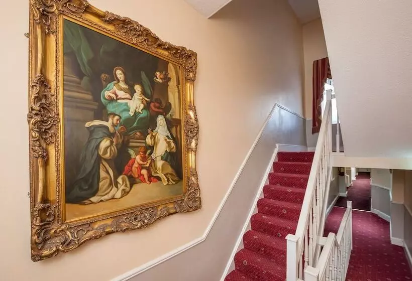 בית מלון כפרי Abbott Lodge