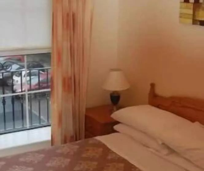 בית מלון כפרי Abbott Lodge