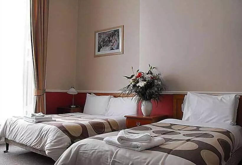 בית מלון כפרי Abbott Lodge