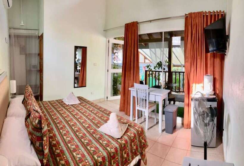 בית מלון כפרי Bellavista Suites By Villas Verdes   Samara Beach