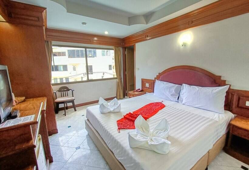 فندق Black Pearl Patong Beach