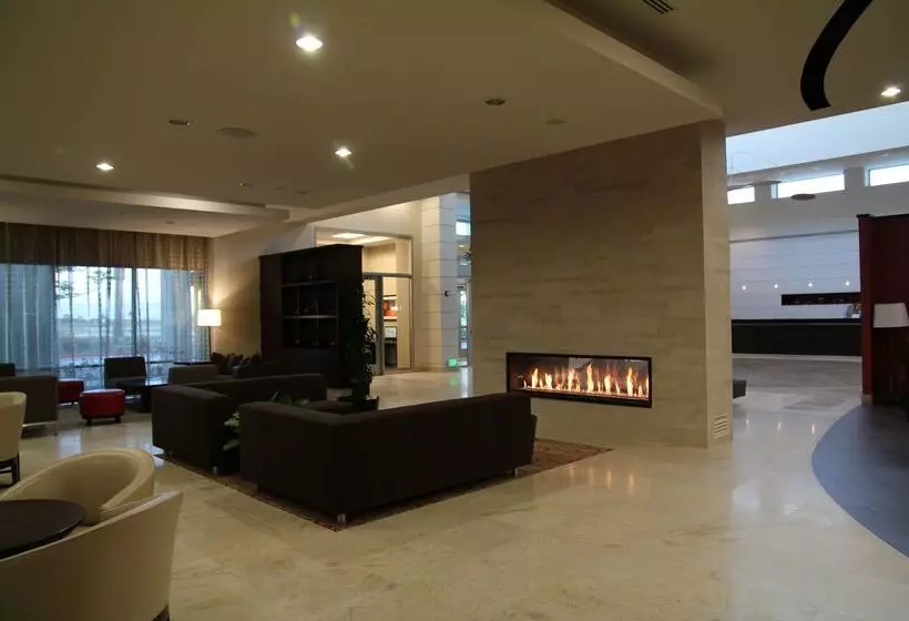 Отель Embassy Suites Ontario Airport