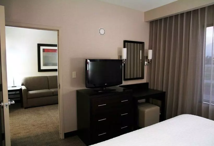 Отель Embassy Suites Ontario Airport