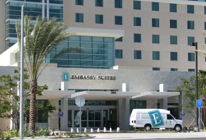 Отель Embassy Suites Ontario Airport