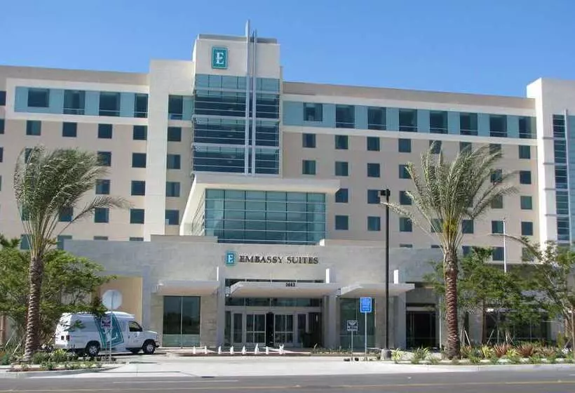 Отель Embassy Suites Ontario Airport