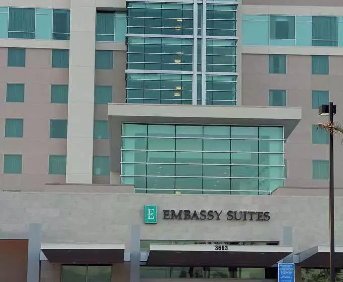 Отель Embassy Suites Ontario Airport