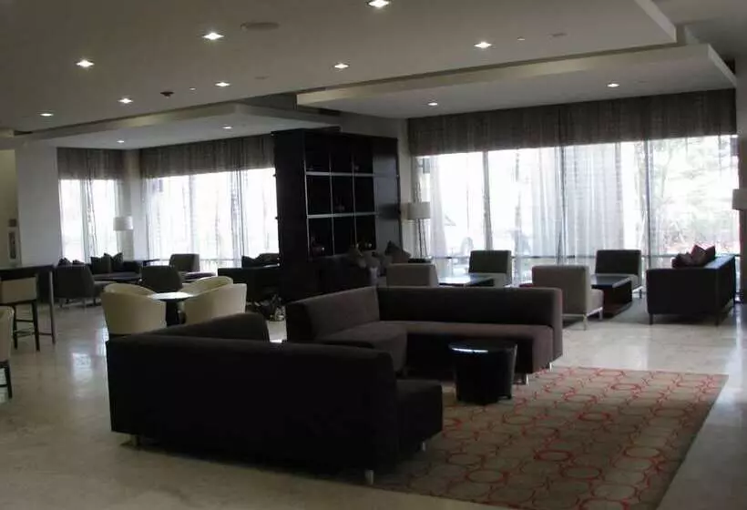 Отель Embassy Suites Ontario Airport