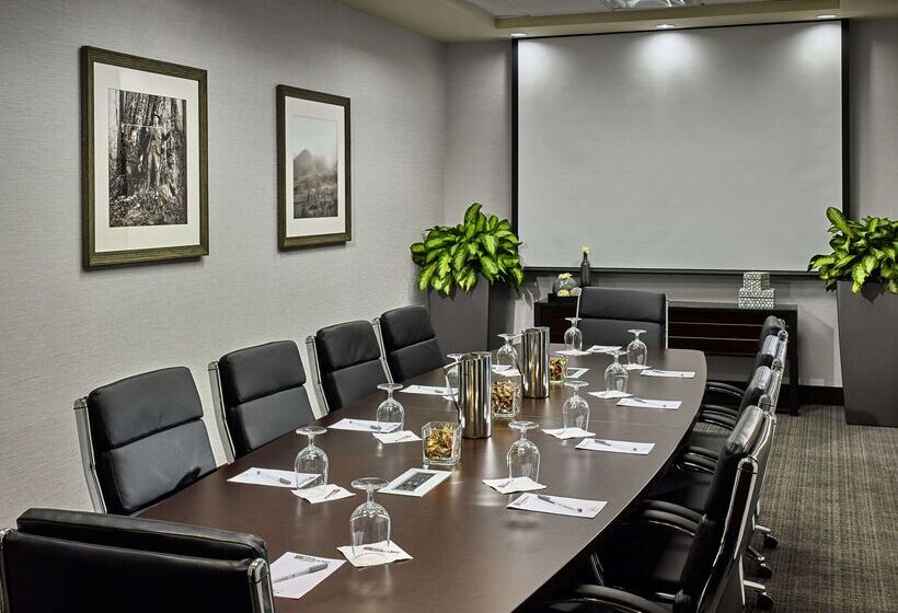 בית מלון כפרי Hilton Garden Inn Gatlinburg