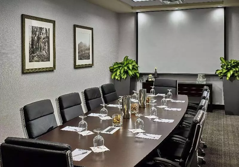 בית מלון כפרי Hilton Garden Inn Gatlinburg