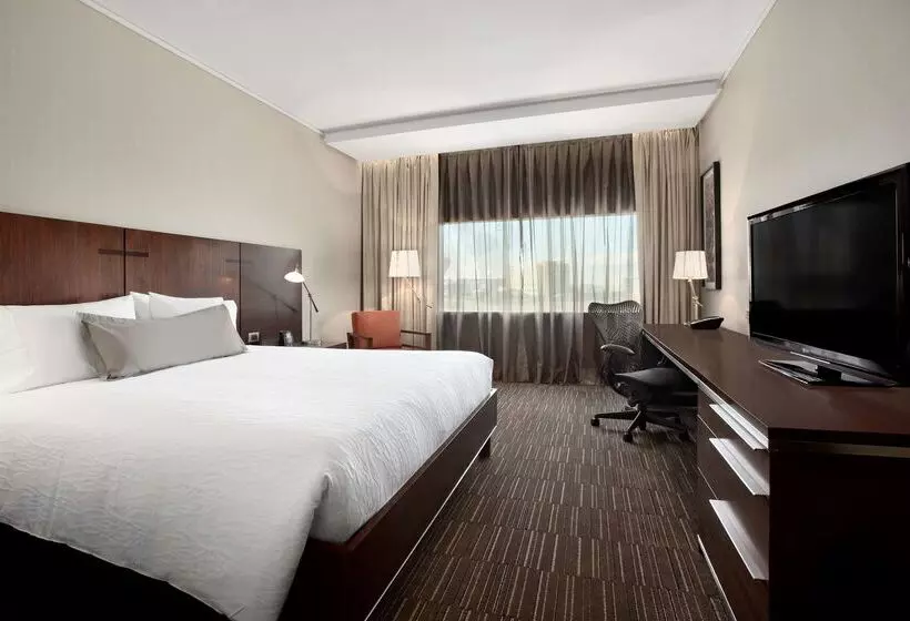בית מלון כפרי Hilton Garden Inn Santiago Airport
