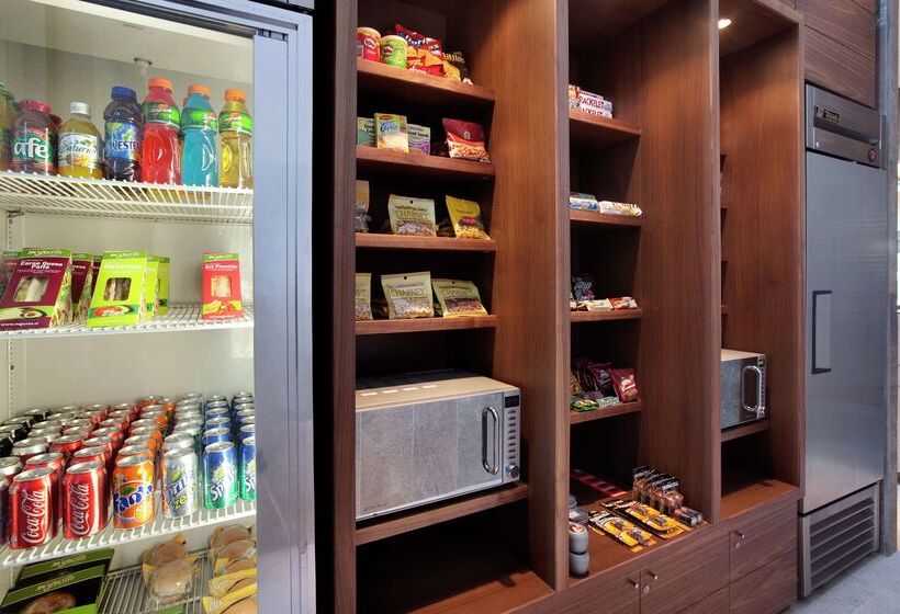 فندق Hilton Garden Inn Santiago Airport