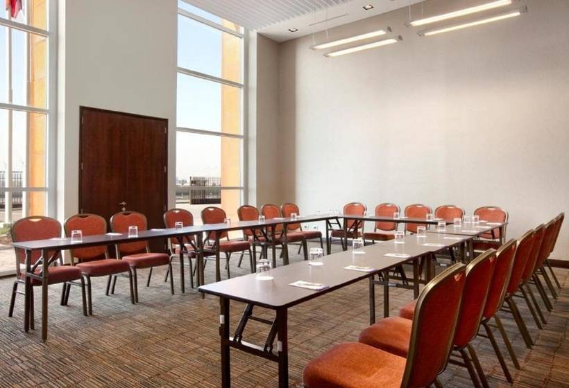 فندق Hilton Garden Inn Santiago Airport