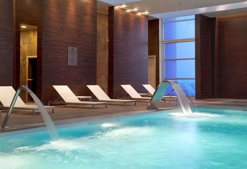 בית מלון כפרי Hilton Garden Inn Santiago Airport