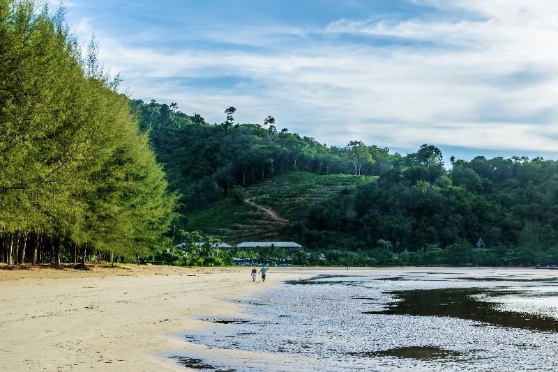 בית מלון כפרי L Esprit De Naiyang Beach Resort   Sha Extra Plus