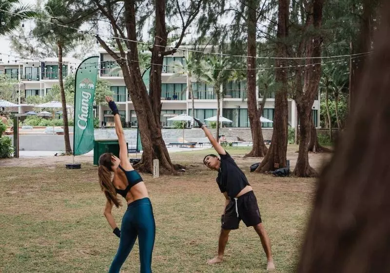 Отель Le Méridien Phuket Mai Khao Beach Resort