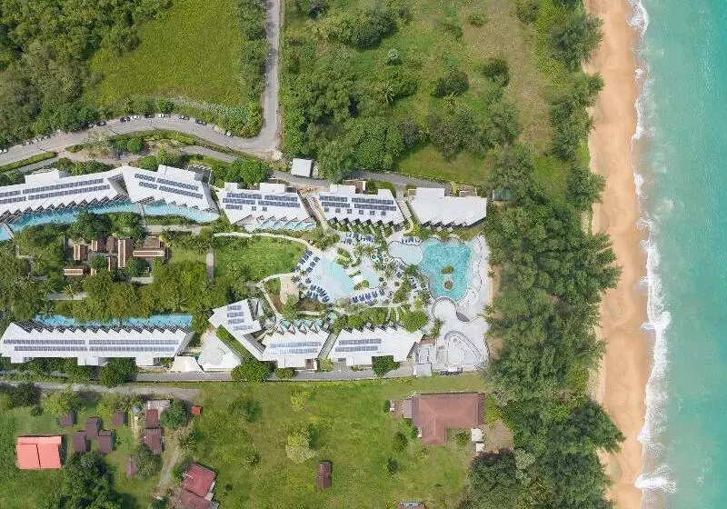 Отель Le Méridien Phuket Mai Khao Beach Resort