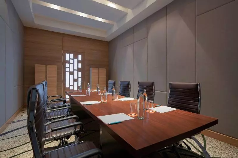 Отель Le Méridien Phuket Mai Khao Beach Resort