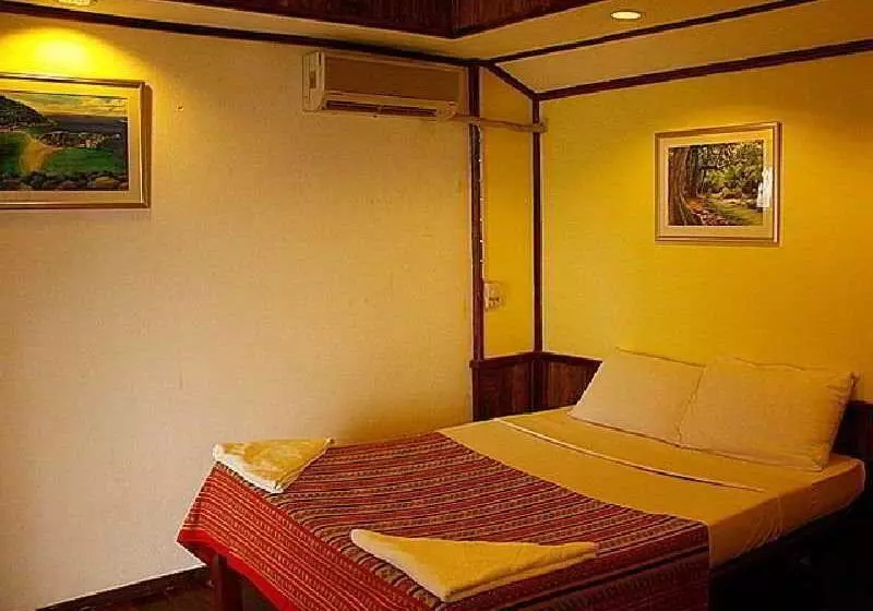 בית מלון כפרי Nangyuan Island Dive Resort