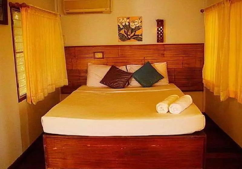 בית מלון כפרי Nangyuan Island Dive Resort