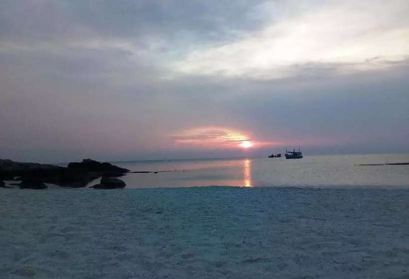 בית מלון כפרי Nangyuan Island Dive Resort