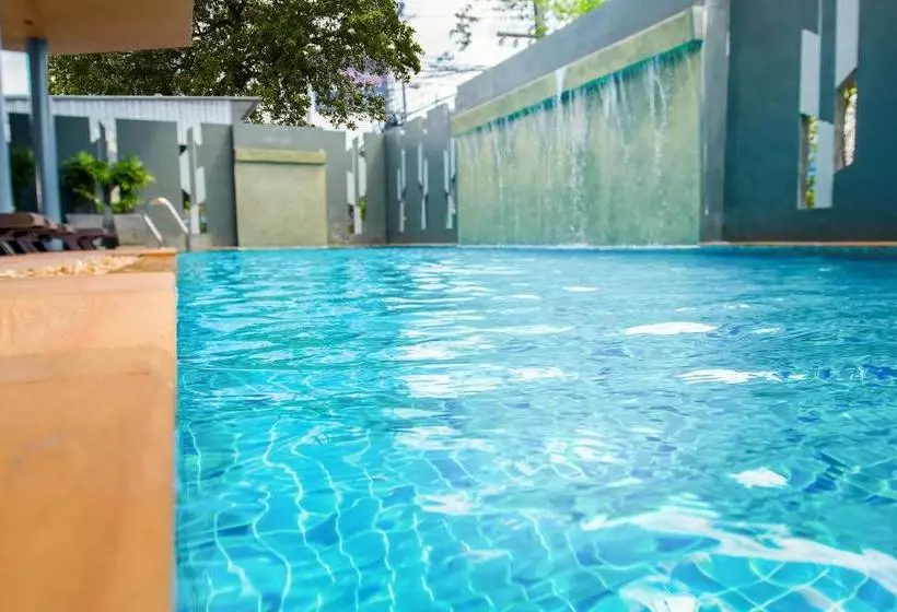 Hotelli Rattana Residence