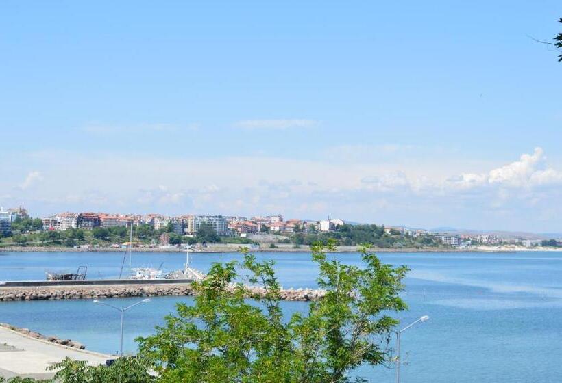 ホテル Saint George   Old Nesebar