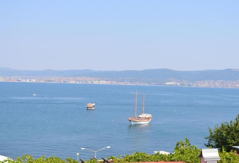 ホテル Saint George   Old Nesebar