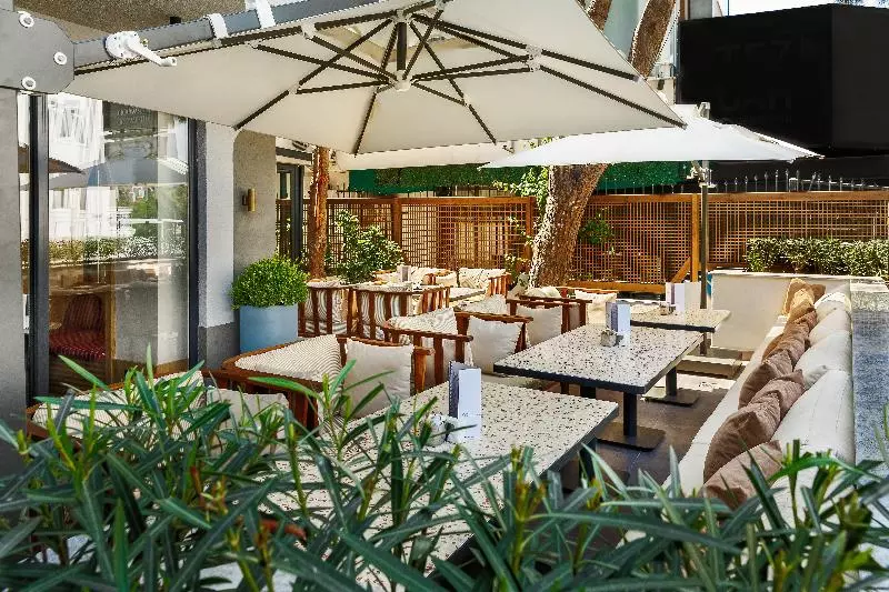 هتل Sherwood Premio