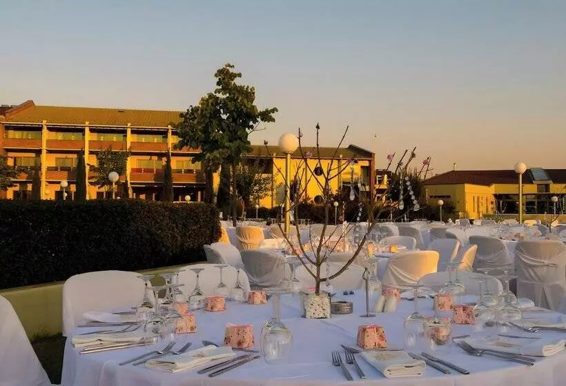 酒店 Thessalikon Grand