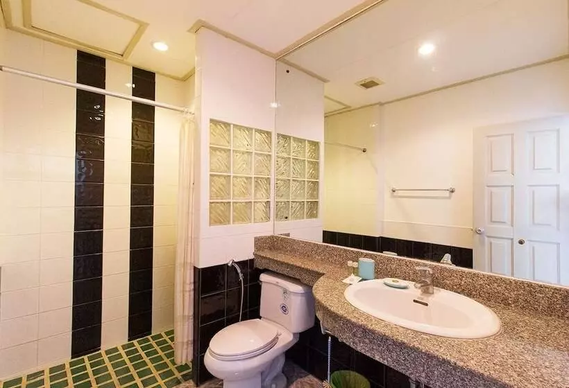 The Club Residence By Alexanders