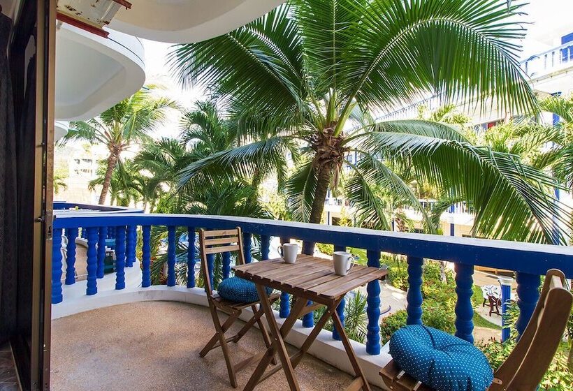 The Club Residence By Alexanders