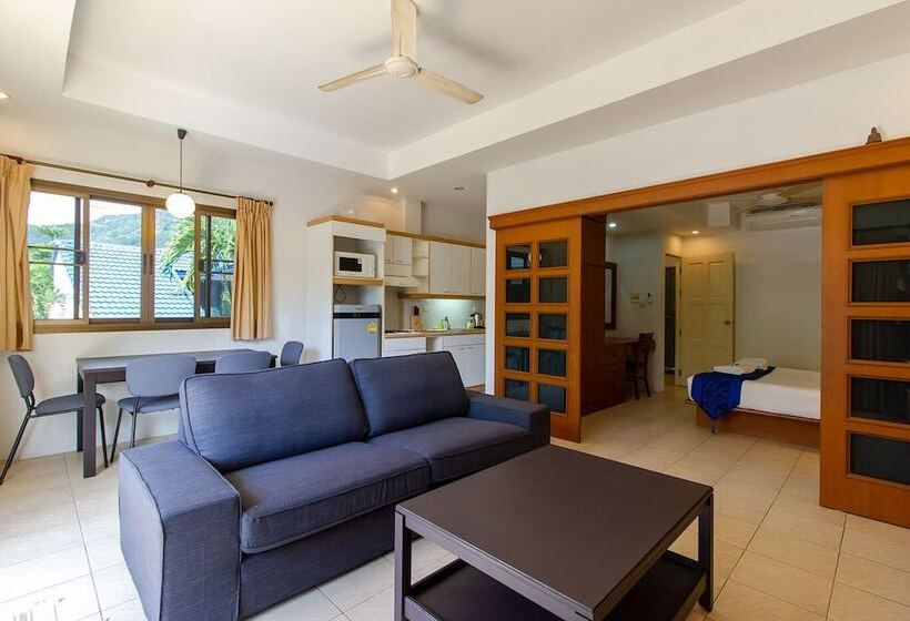 The Club Residence By Alexanders