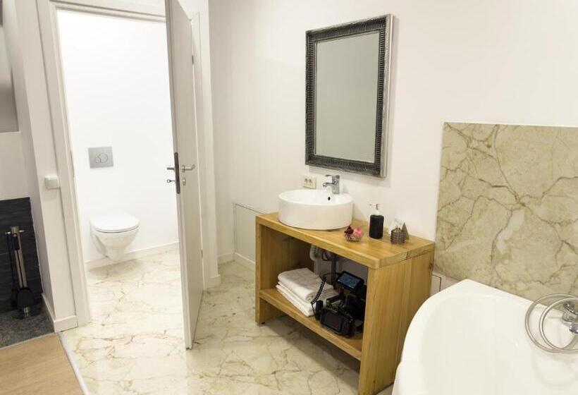 پانسیون Middlehouse