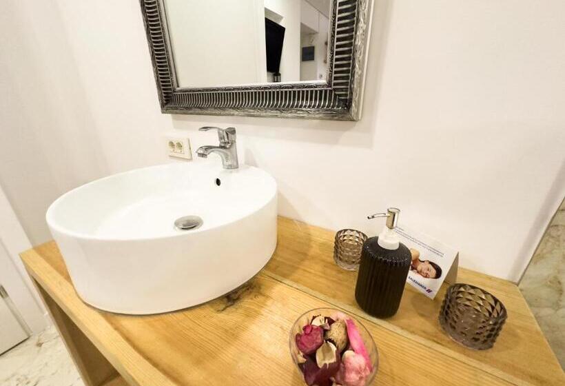 پانسیون Middlehouse