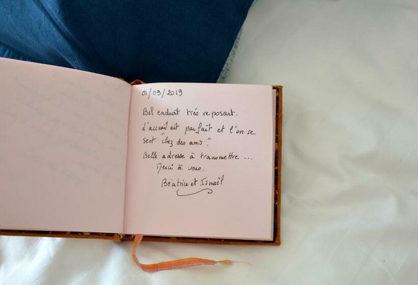 住宿加早餐  Le Beau Repaire 1 à 3 Chambres étage Indépendant