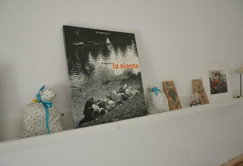 住宿加早餐  Le Beau Repaire 1 à 3 Chambres étage Indépendant